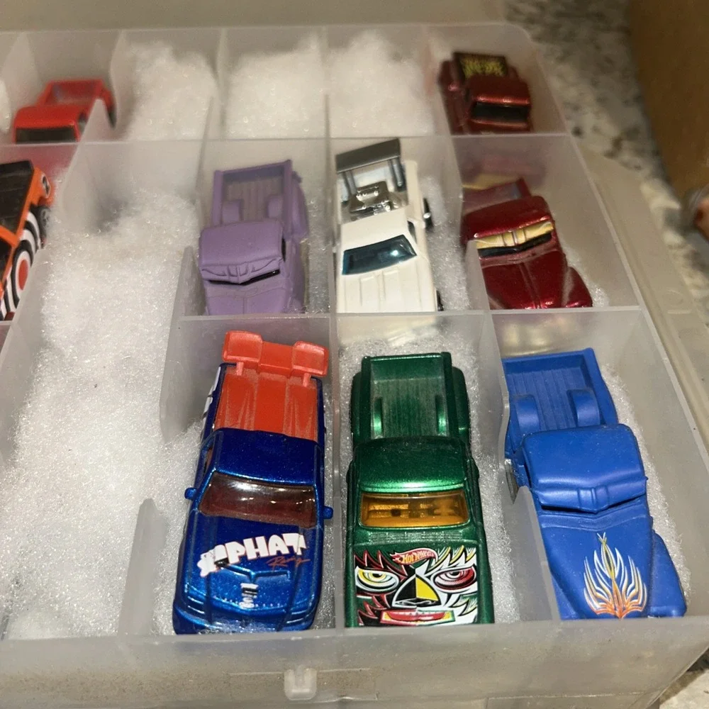 Hat Wheel Lot Of 38 Cars With Clear Carrying Case‎ Some Rare Nice Cars